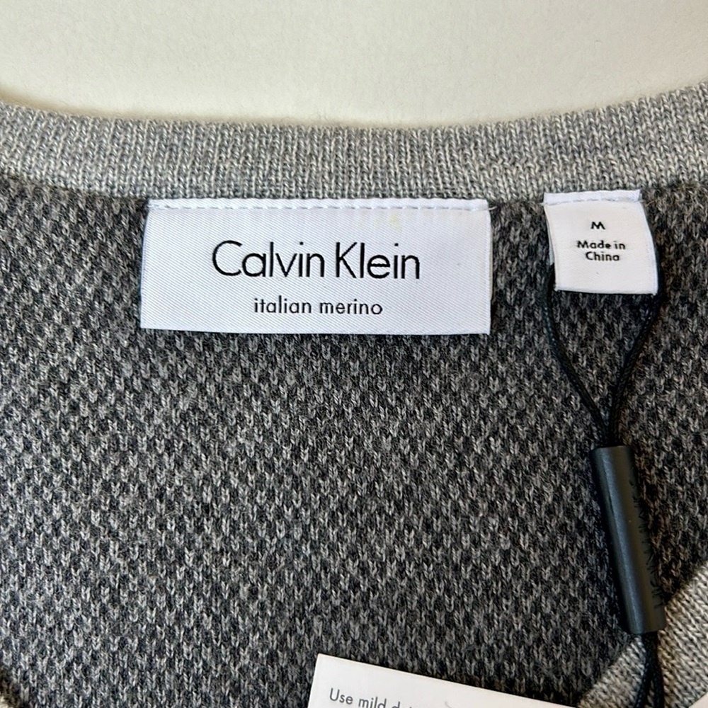 Calvin Klein Italian Merino Sweater M - Picture 2 of 4
